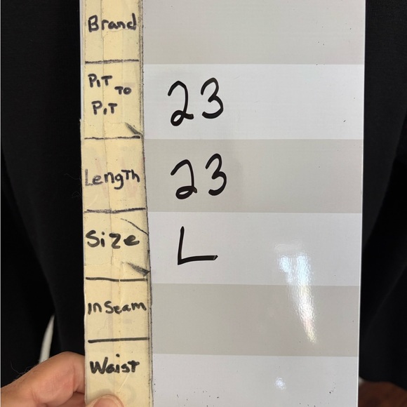 Cable & Gauge Elegant Black Knit scalloped edges - Picture 6 of 6